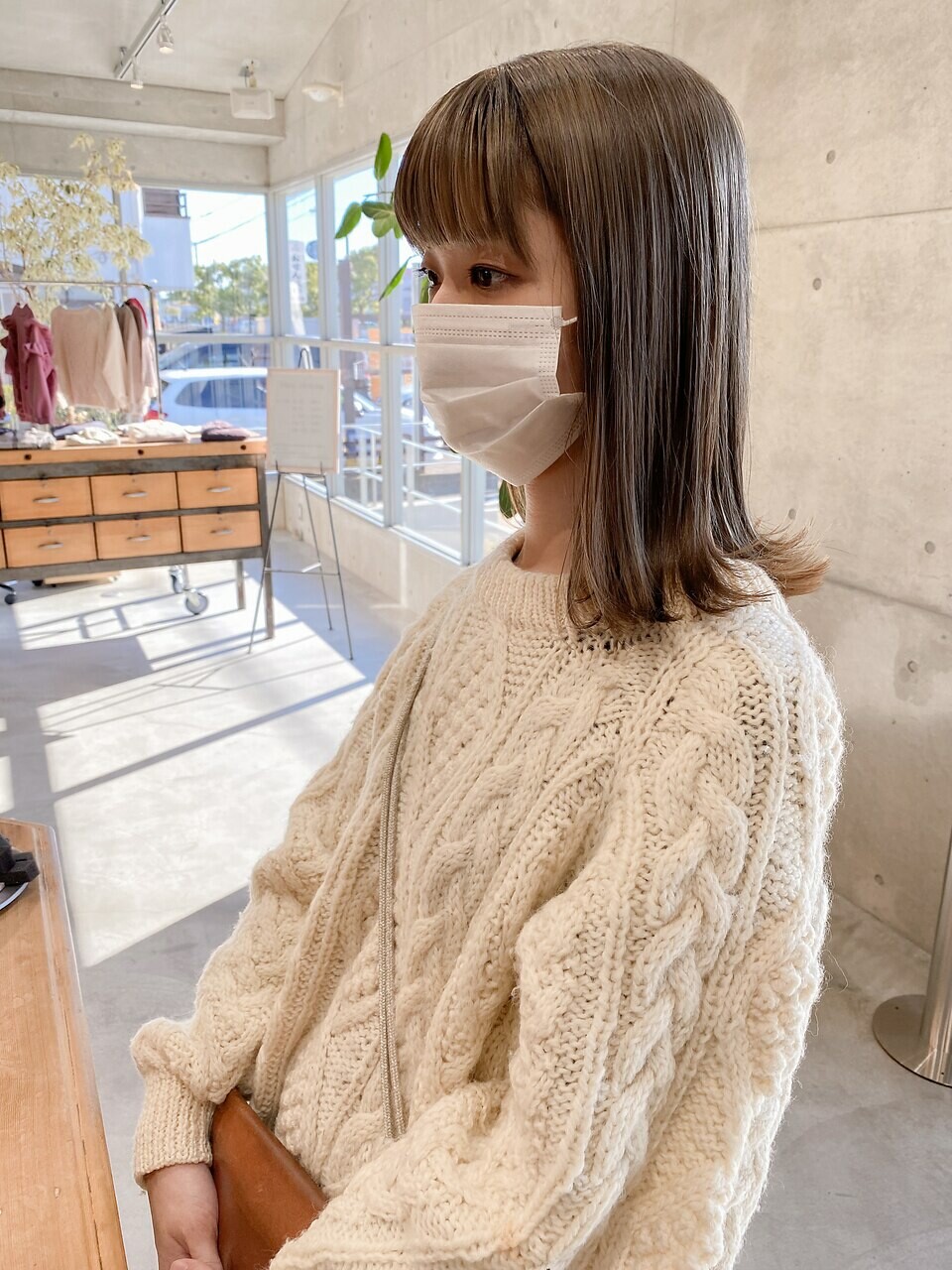 フォギーベージュ